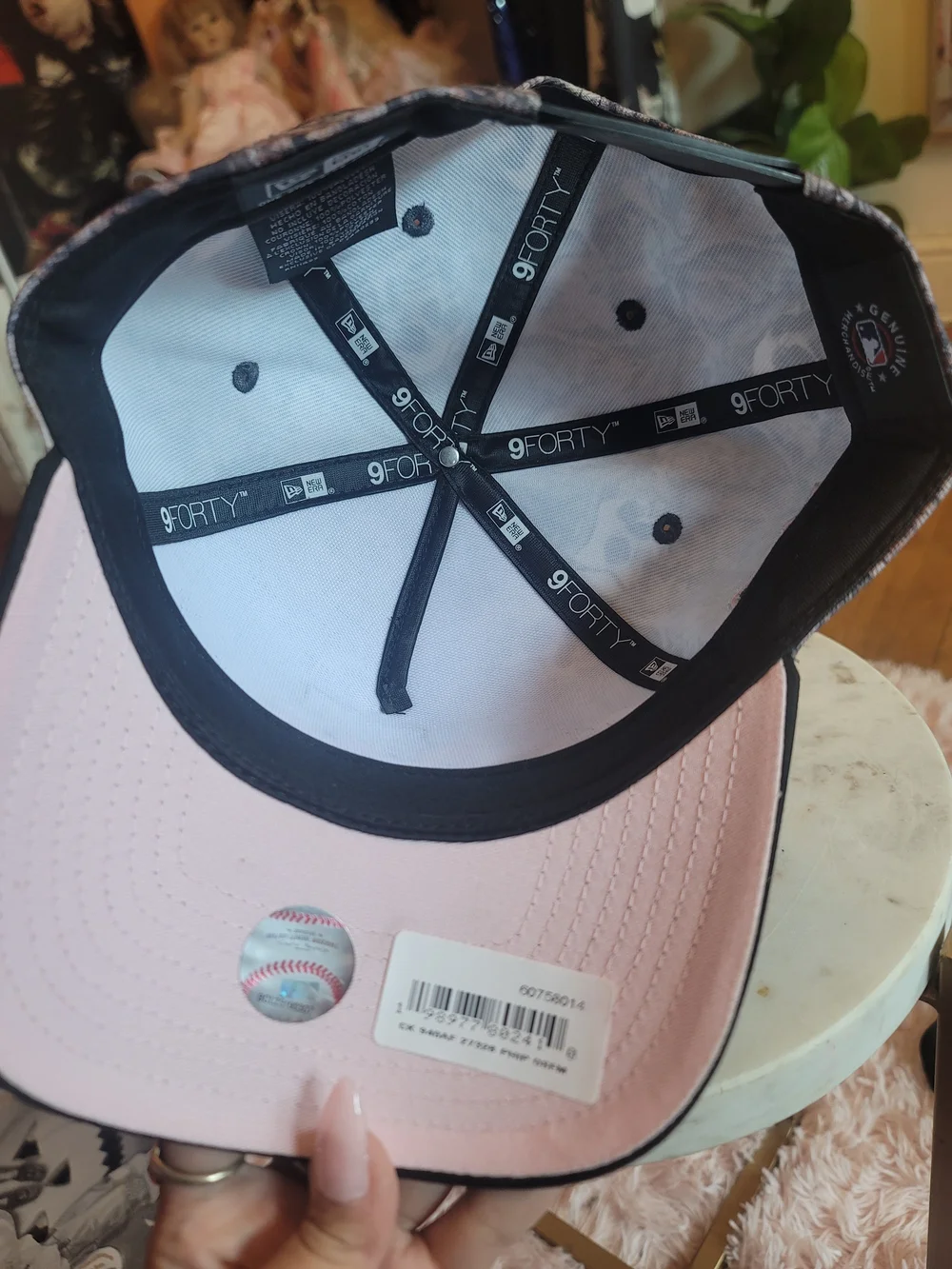 NWOT Philadelphia Phillies Pink & Black Camo And Skull Hat